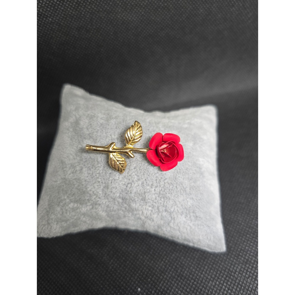 Vintage 90s Red Rose Brooch Pin Gold Tone Stem Floral Lapel Jewelry Accessory